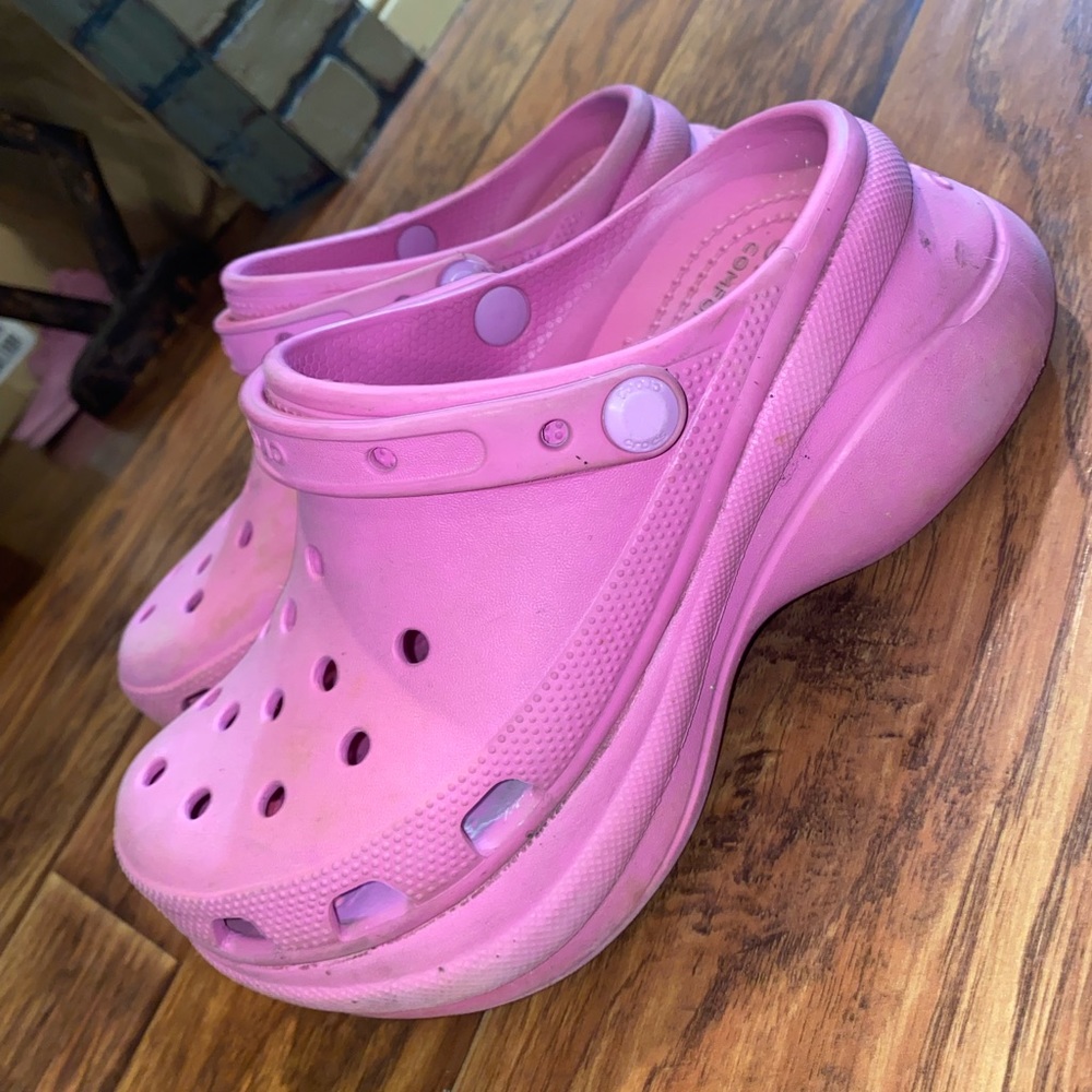 Pretty in Barbie Pink Colored Platform Clogs Crocs Brand Size 8